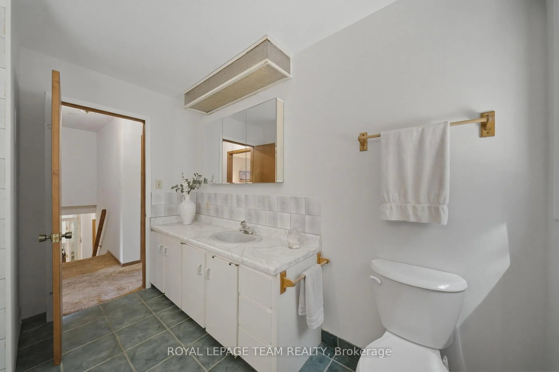 Photo 21 of 116 Deerwood Drive, Ottawa, Huntley Ward (North East) — HOMEH