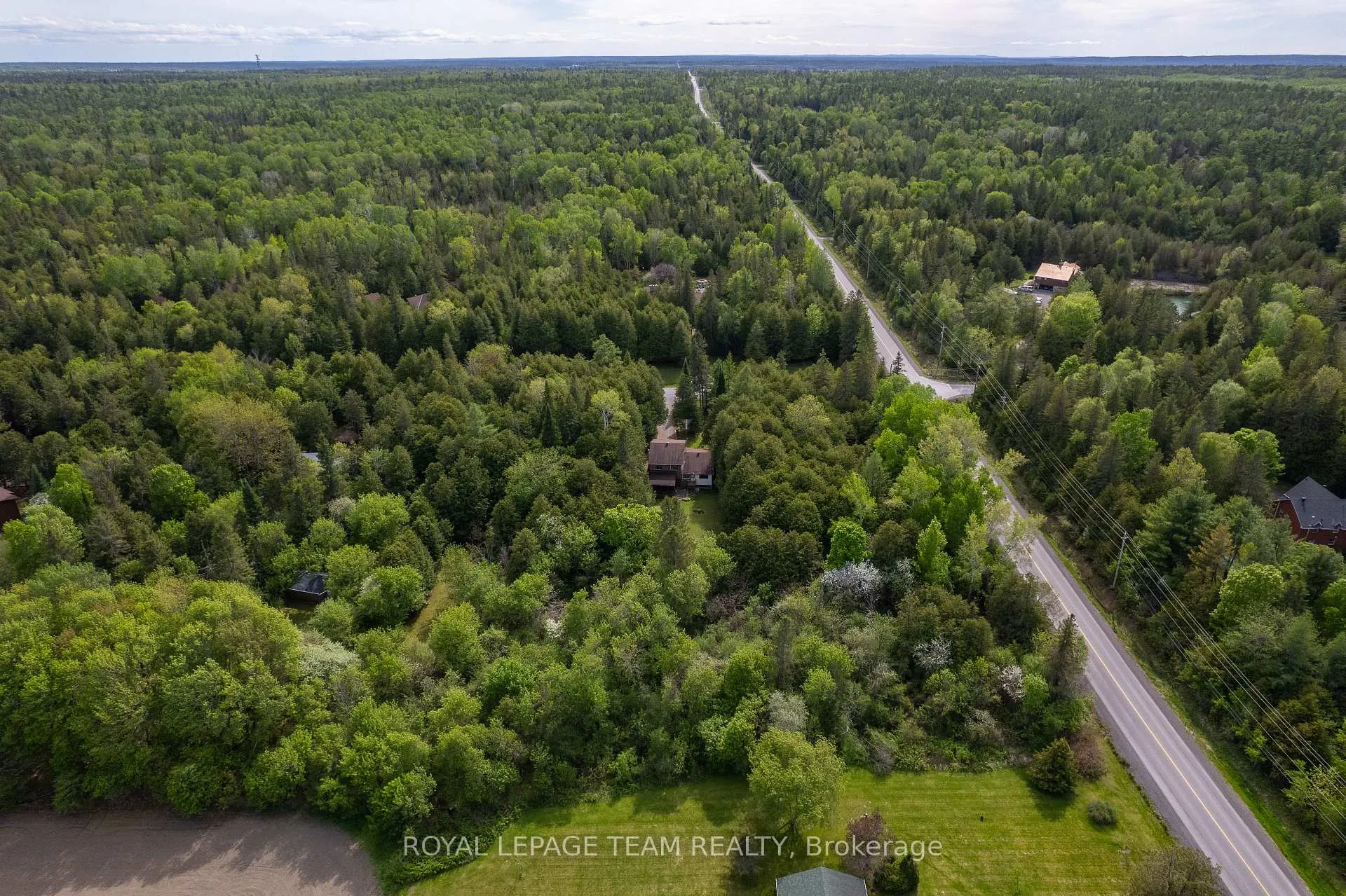 Photo 35 of 116 Deerwood Drive, Ottawa, Huntley Ward (North East) — HOMEH