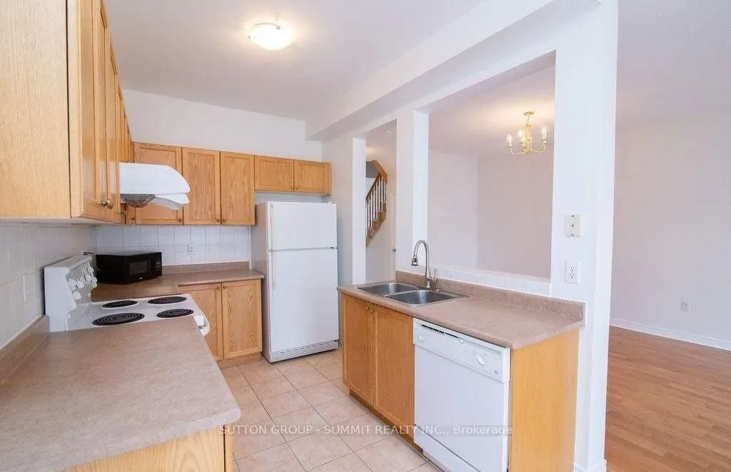 Photo 5 of Unit 10, 2229 Walker'S Line, Burlington, Rose — HOMEH