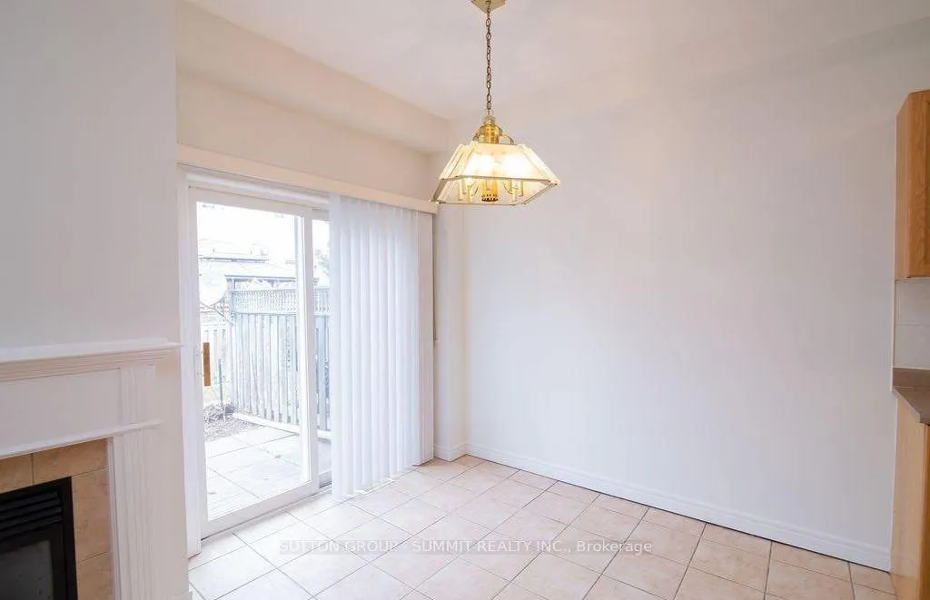 Photo 14 of Unit 10, 2229 Walker'S Line, Burlington, Rose — HOMEH