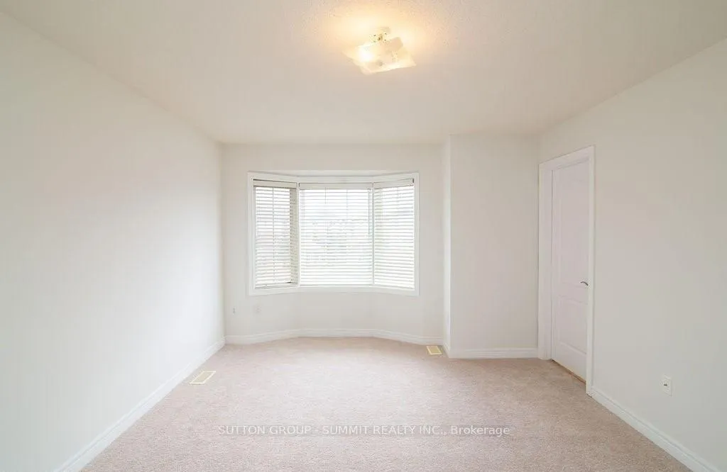 Photo 18 of Unit 10, 2229 Walker'S Line, Burlington, Rose — HOMEH