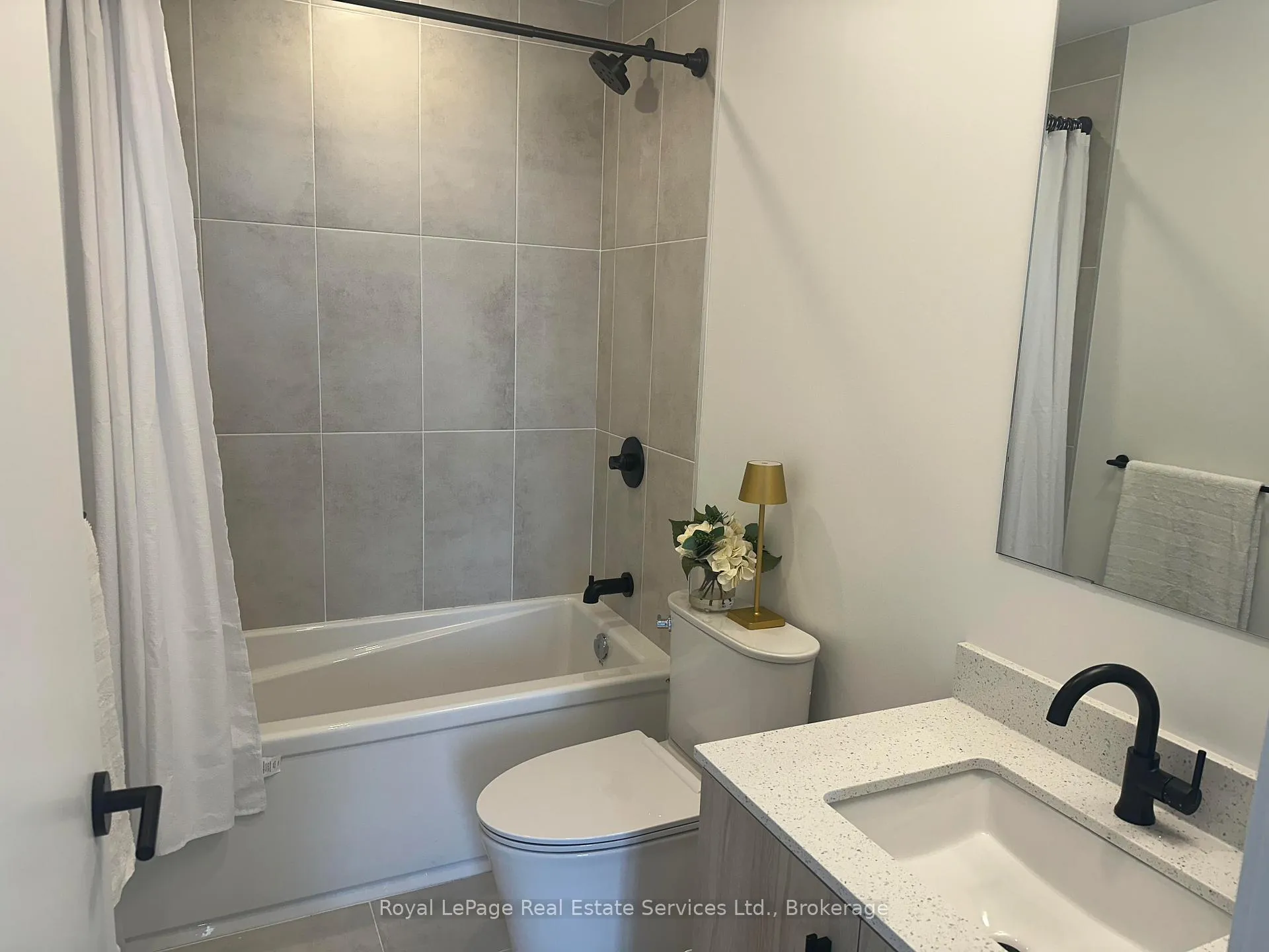 Photo 5 of Unit D1606, 4878 Powers Common, Burlington, Alton — HOMEH