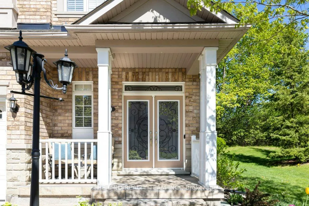 Photo 2 of 59 Stonecliffe Crescent, Aurora, Aurora Estates — HOMEH