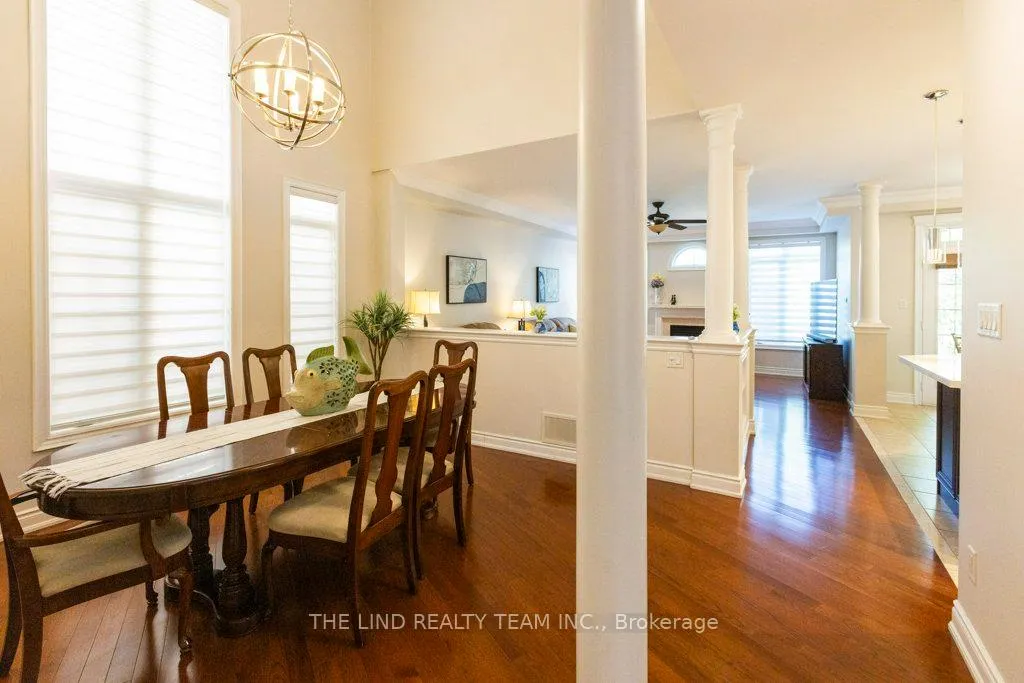 Photo 5 of 59 Stonecliffe Crescent, Aurora, Aurora Estates — HOMEH