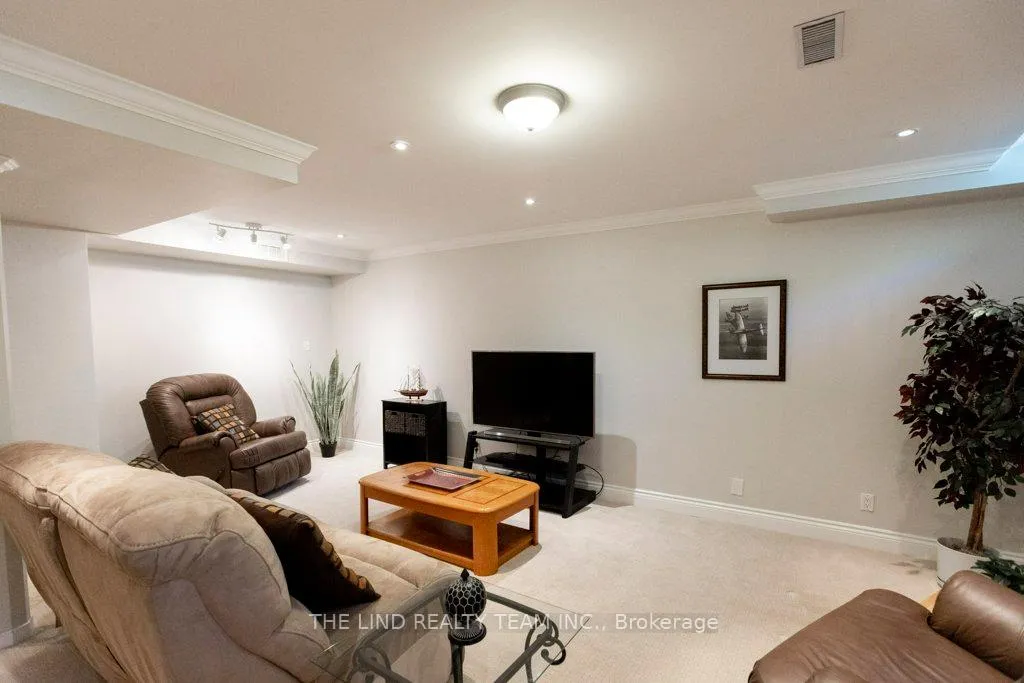 Photo 44 of 59 Stonecliffe Crescent, Aurora, Aurora Estates — HOMEH