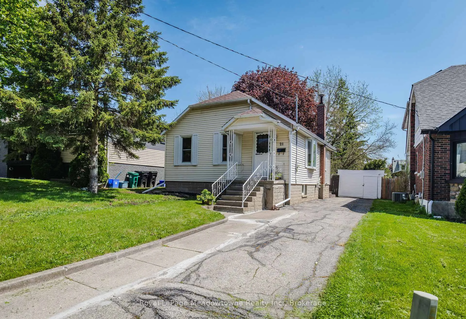 Photo 2 of 21 Elgin Street N, Cambridge, East Galt — HOMEH