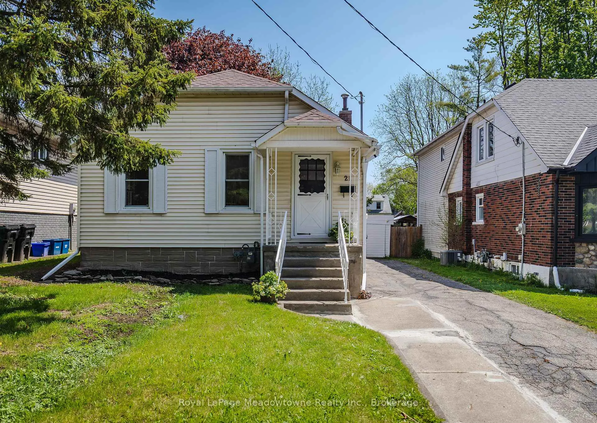 Photo 3 of 21 Elgin Street N, Cambridge, East Galt — HOMEH