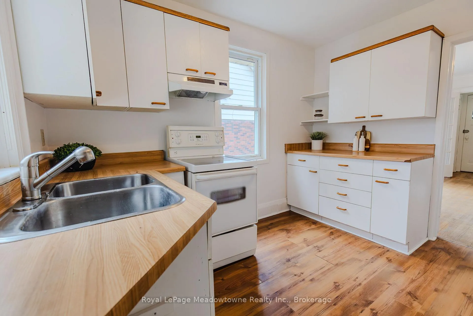 Photo 14 of 21 Elgin Street N, Cambridge, East Galt — HOMEH