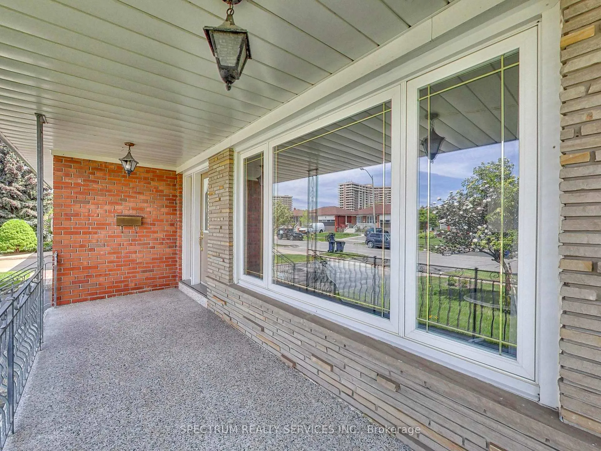 Photo 5 of 56 Blacksmith Crescent, North York, Black Creek — HOMEH
