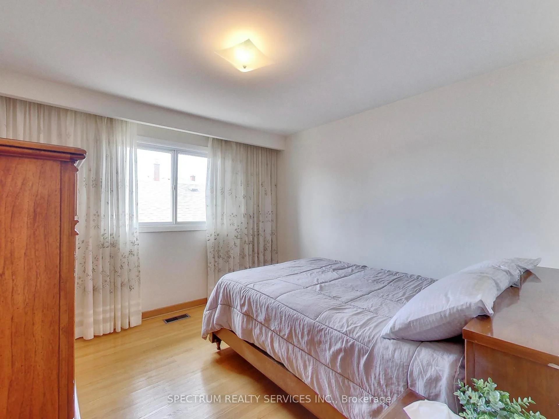 Photo 20 of 56 Blacksmith Crescent, North York, Black Creek — HOMEH