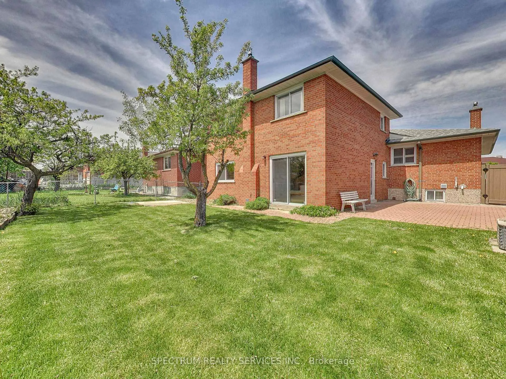 Photo 32 of 56 Blacksmith Crescent, North York, Black Creek — HOMEH