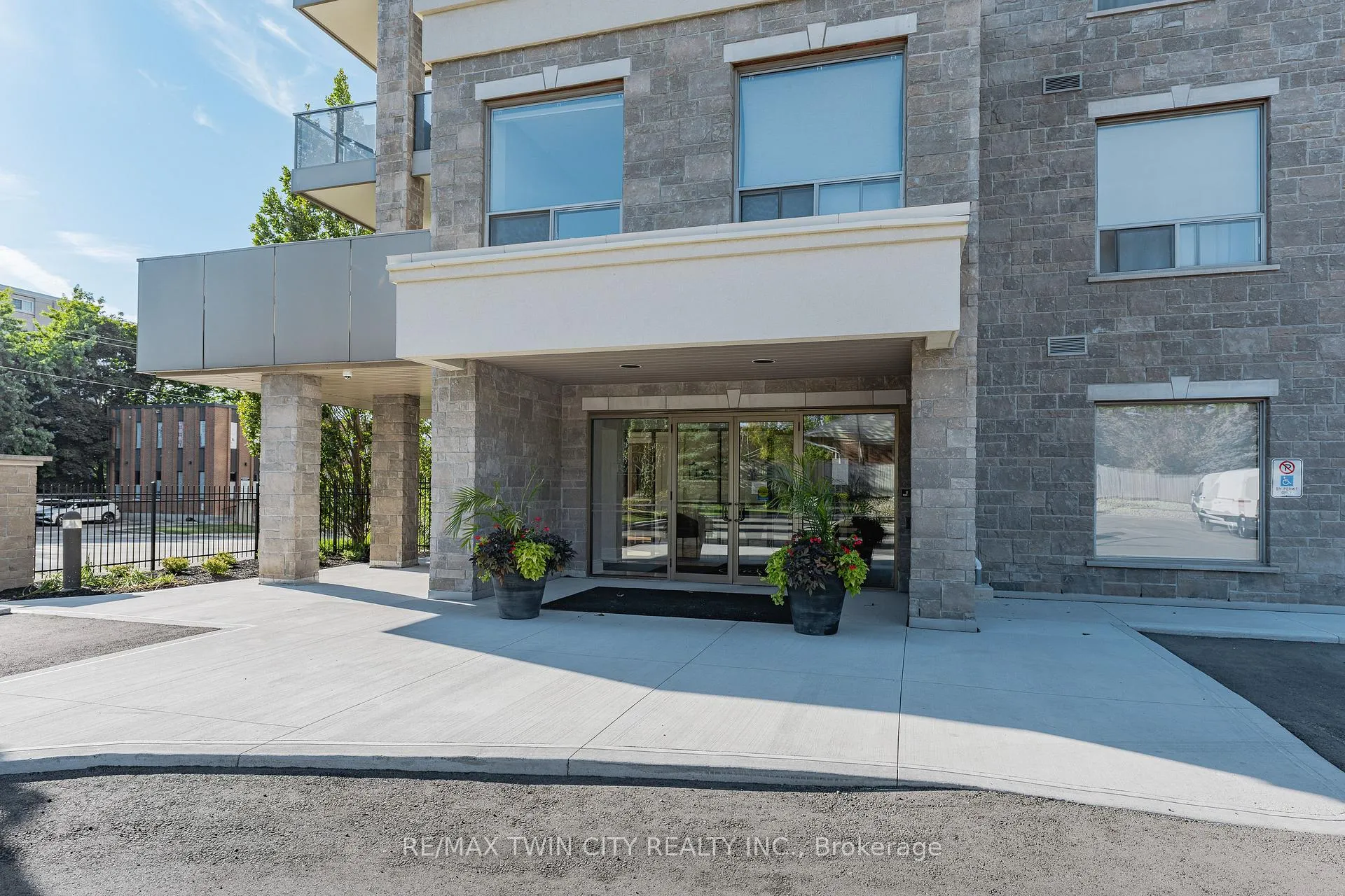 Photo 4 of Unit 706, 223 Erb Street W, Waterloo — HOMEH