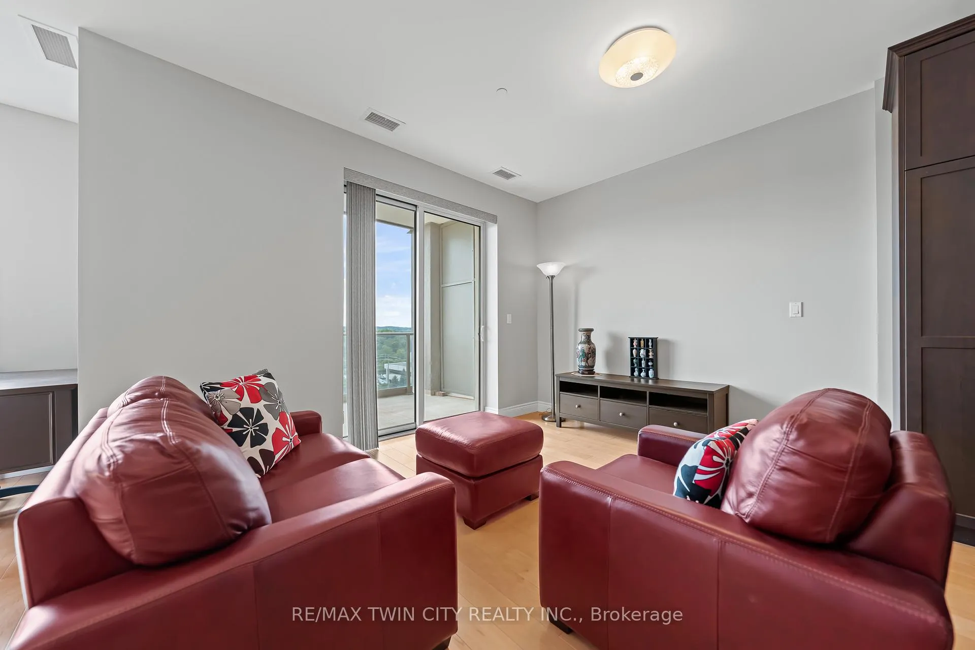 Photo 24 of Unit 706, 223 Erb Street W, Waterloo — HOMEH