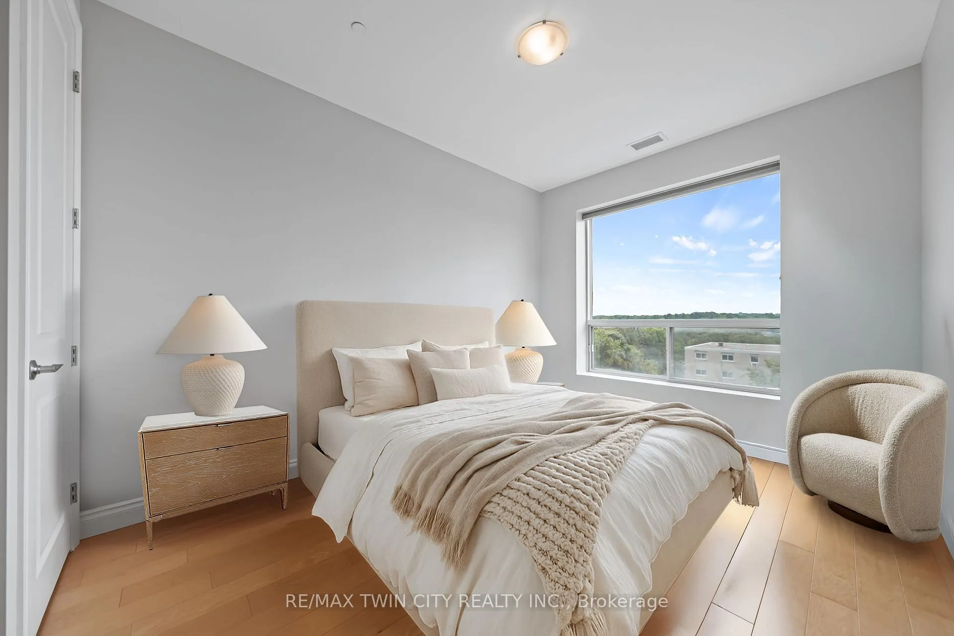 Photo 31 of Unit 706, 223 Erb Street W, Waterloo — HOMEH