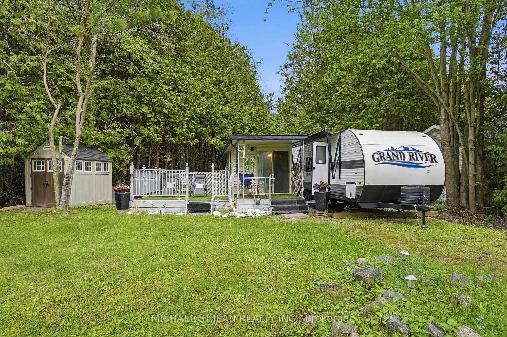 Photo 2 of 85 Eddie Lane, Hamilton, Rural Flamborough — HOMEH