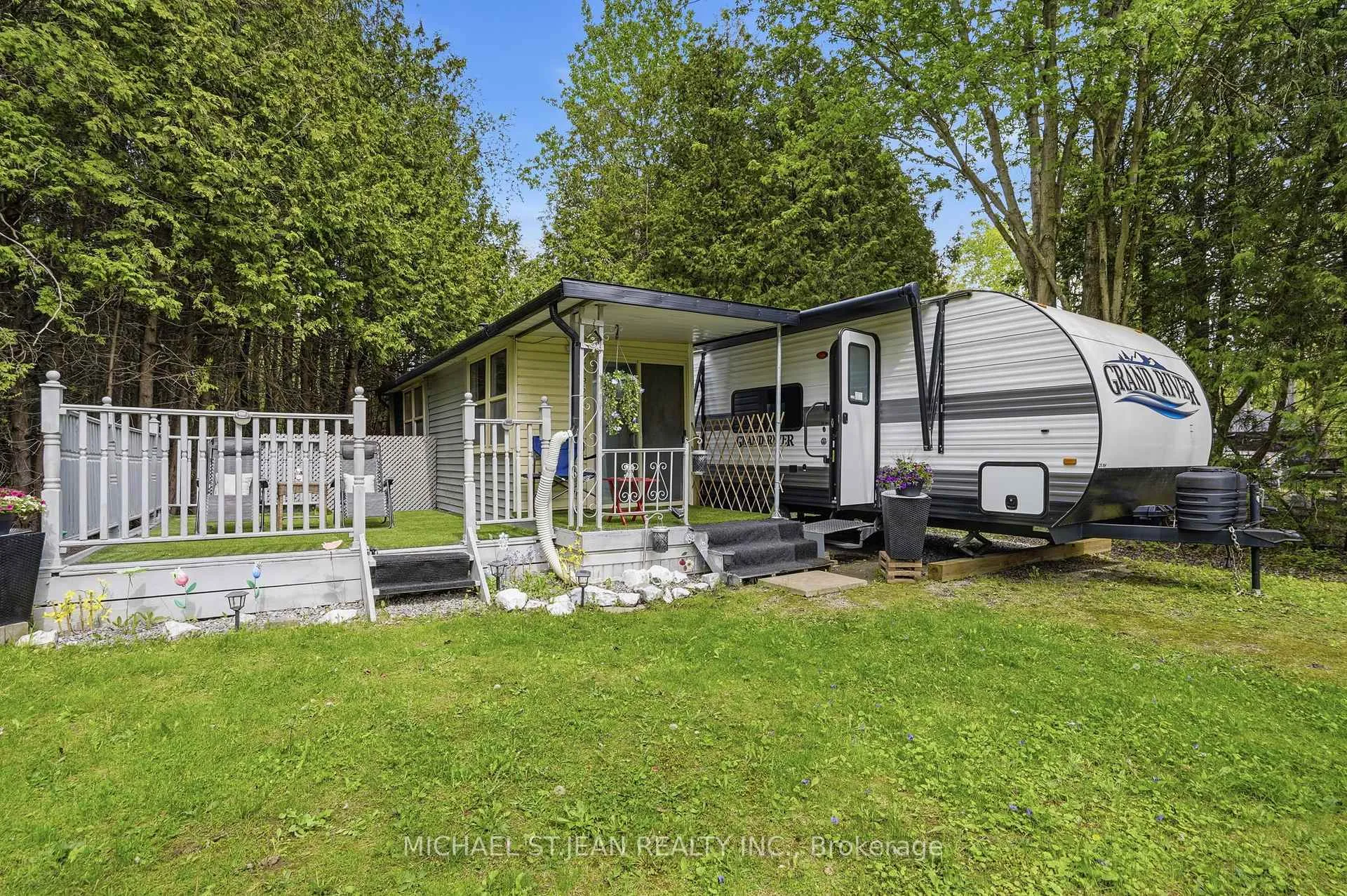 Photo 3 of 85 Eddie Lane, Hamilton, Rural Flamborough — HOMEH