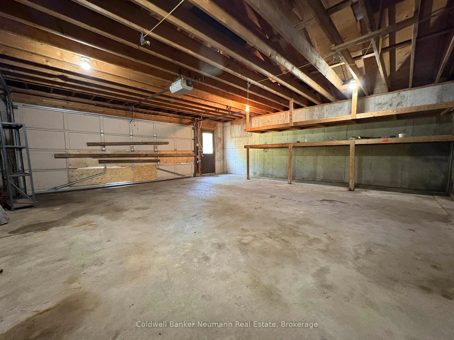 Photo 12 of 111 Carter Road, Puslinch, Rural Puslinch East — HOMEH