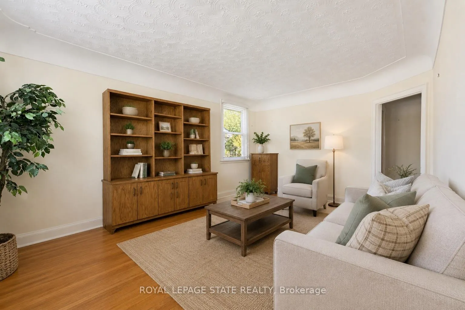 Photo 7 of 257 West 2nd Street, Hamilton, Bonnington — HOMEH