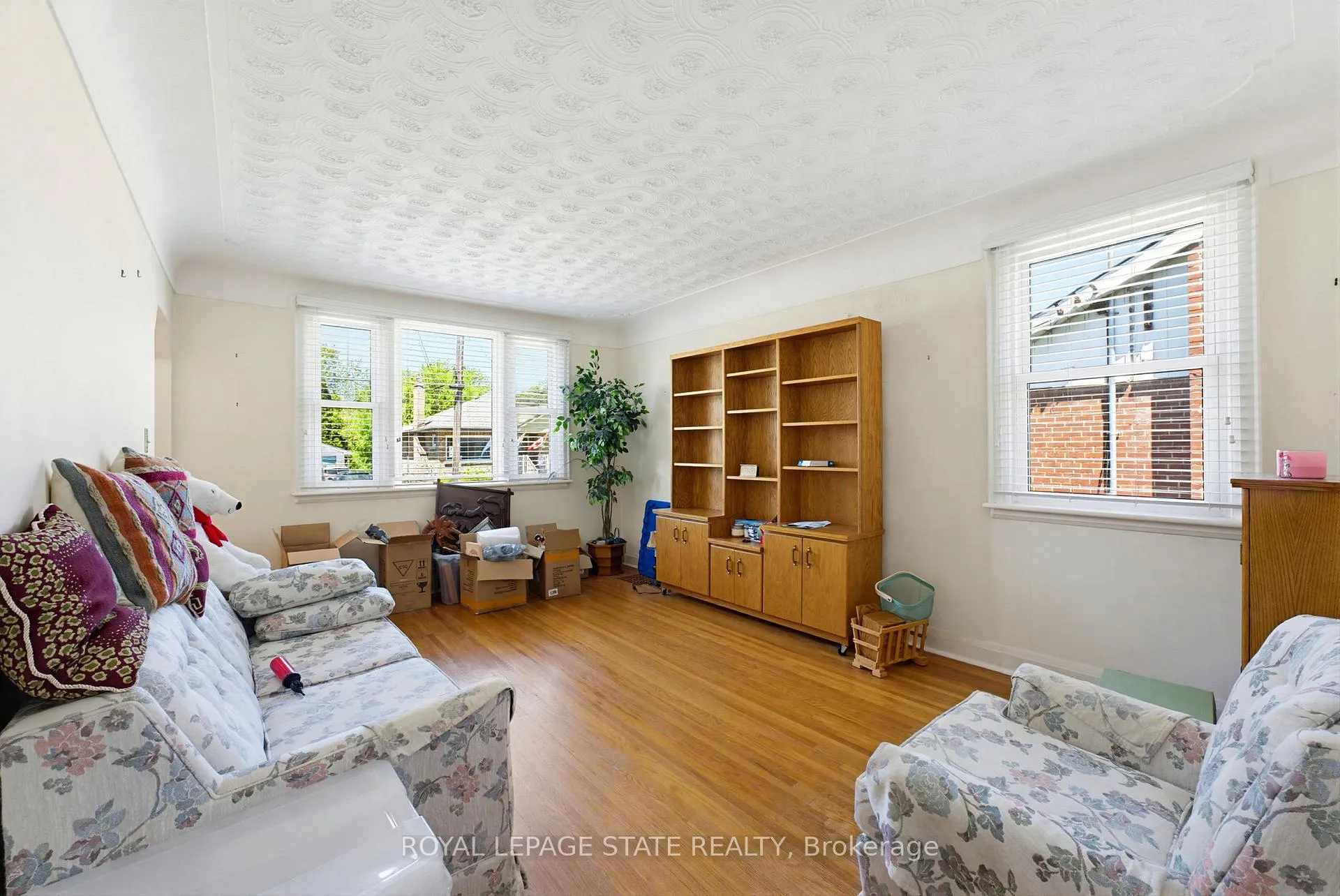 Photo 9 of 257 West 2nd Street, Hamilton, Bonnington — HOMEH