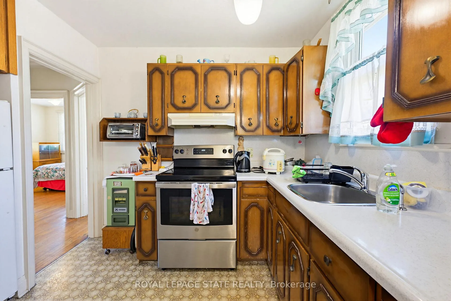 Photo 14 of 257 West 2nd Street, Hamilton, Bonnington — HOMEH