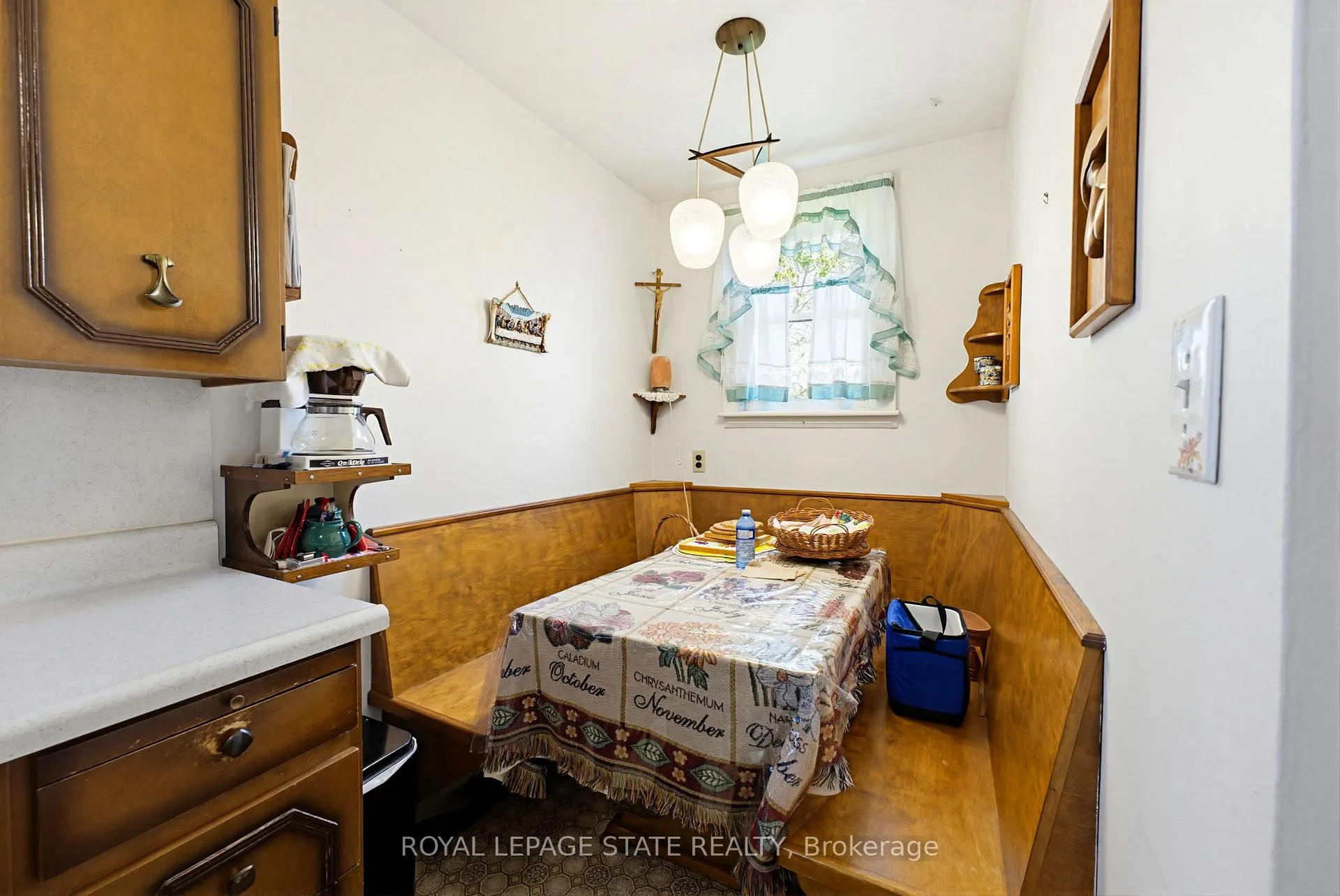 Photo 15 of 257 West 2nd Street, Hamilton, Bonnington — HOMEH
