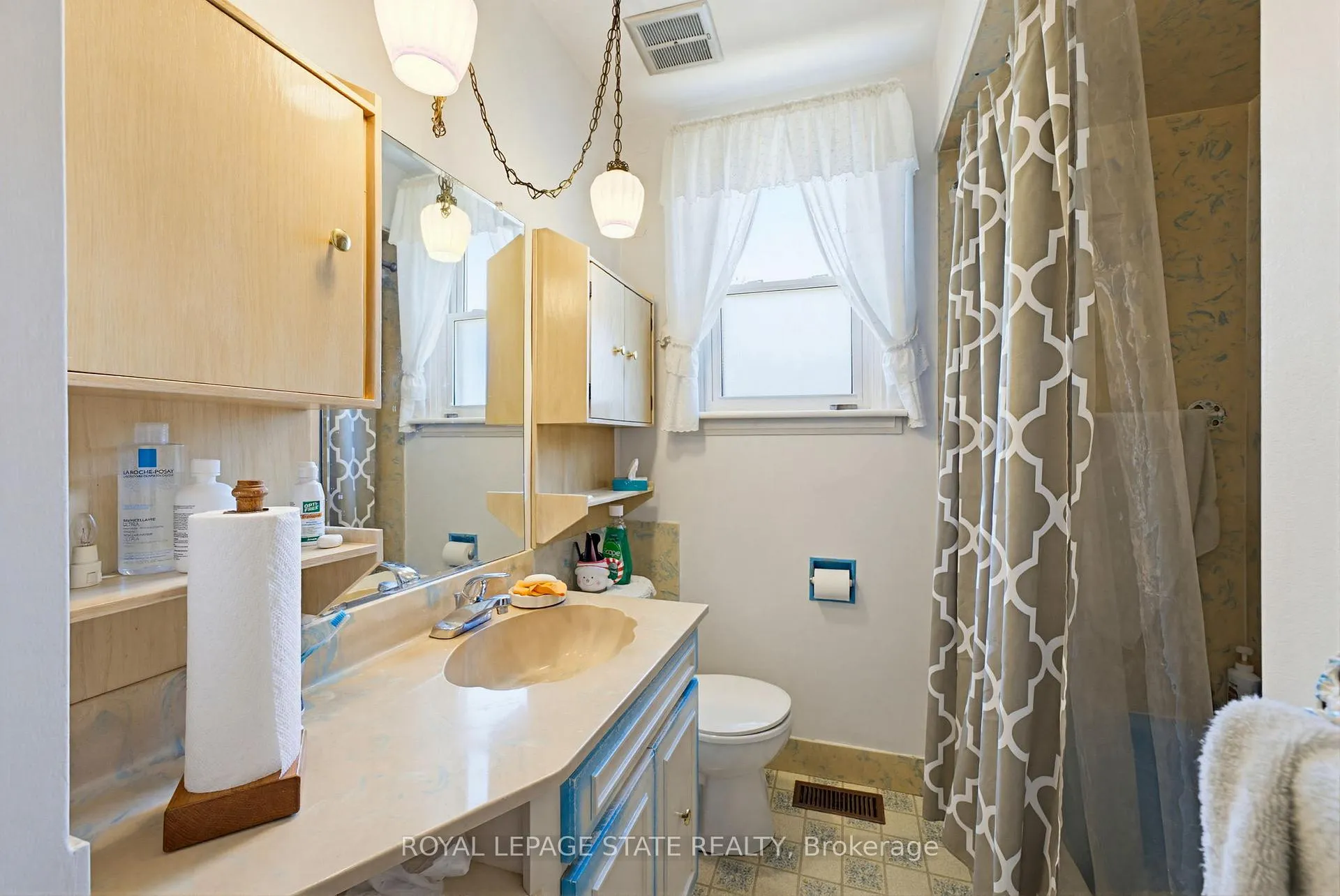 Photo 21 of 257 West 2nd Street, Hamilton, Bonnington — HOMEH