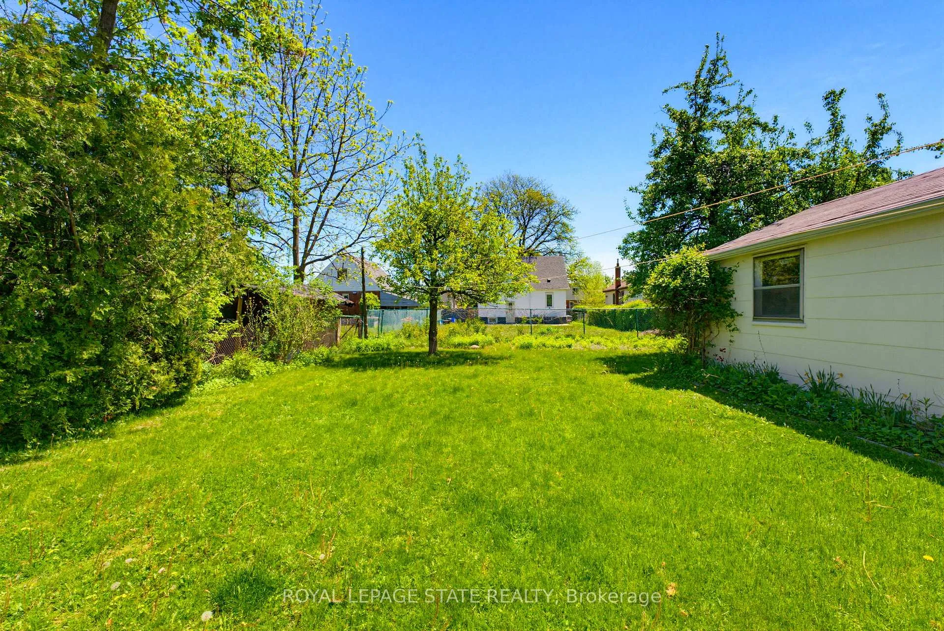 Photo 36 of 257 West 2nd Street, Hamilton, Bonnington — HOMEH
