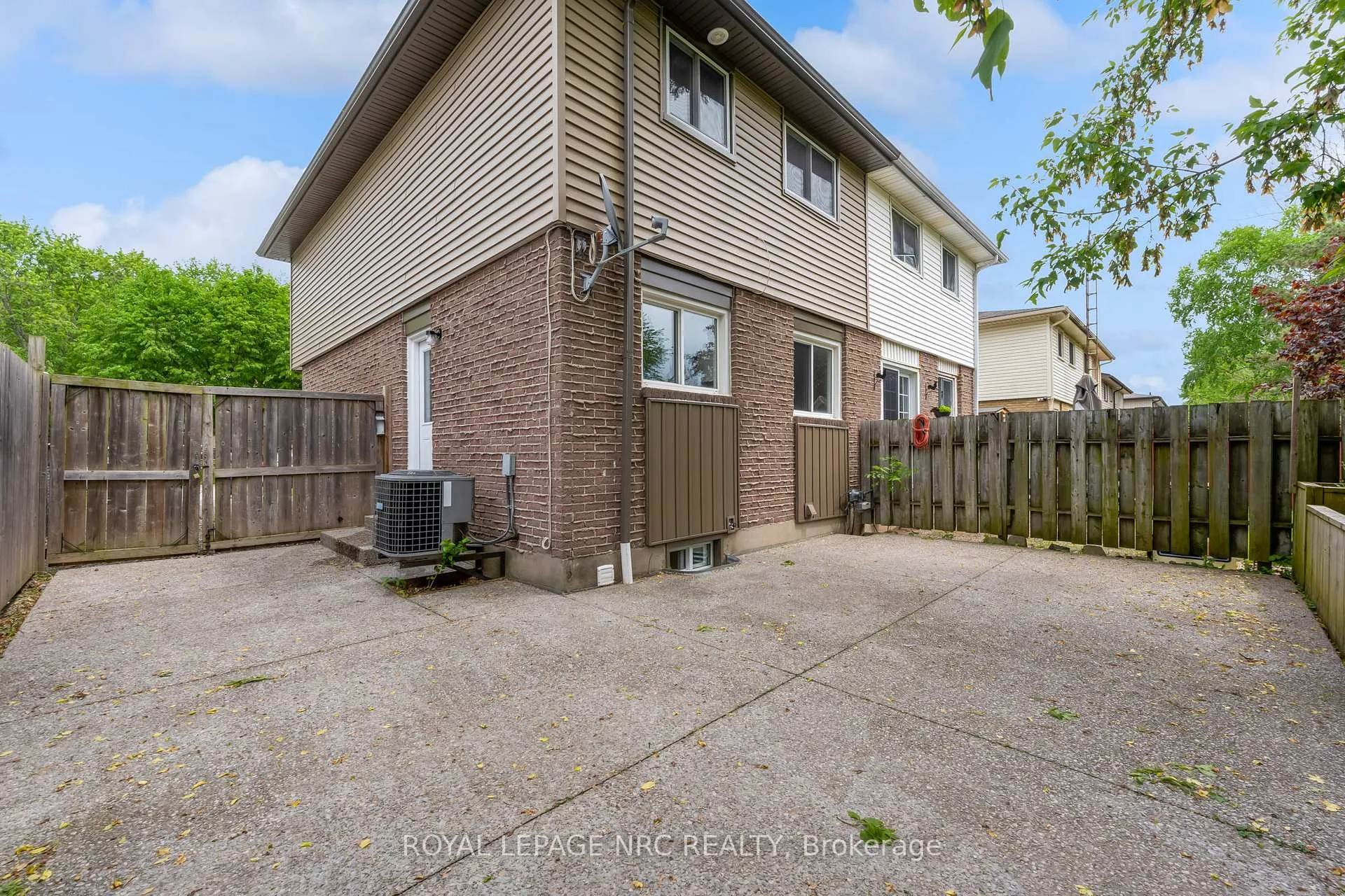 Photo 5 of 64 Silvan Drive, Welland, N. Welland — HOMEH