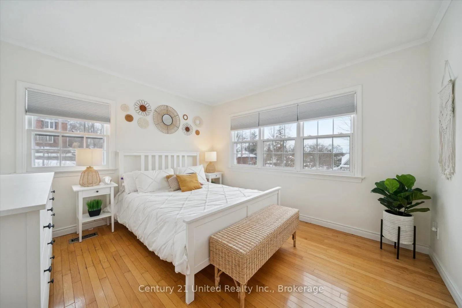 Photo 12 of 375 Albertus Avenue, Peterborough, Town Ward 3 — HOMEH