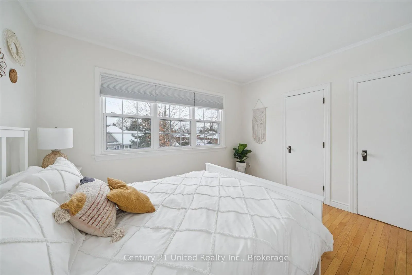 Photo 13 of 375 Albertus Avenue, Peterborough, Town Ward 3 — HOMEH