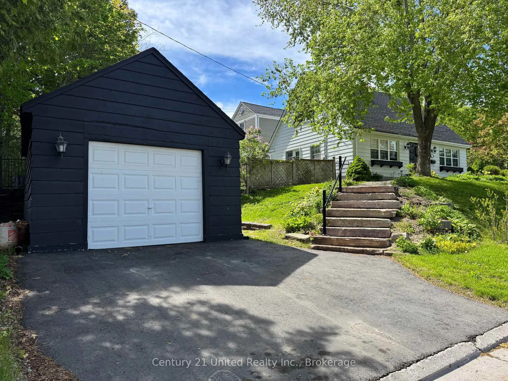 Photo 34 of 375 Albertus Avenue, Peterborough, Town Ward 3 — HOMEH