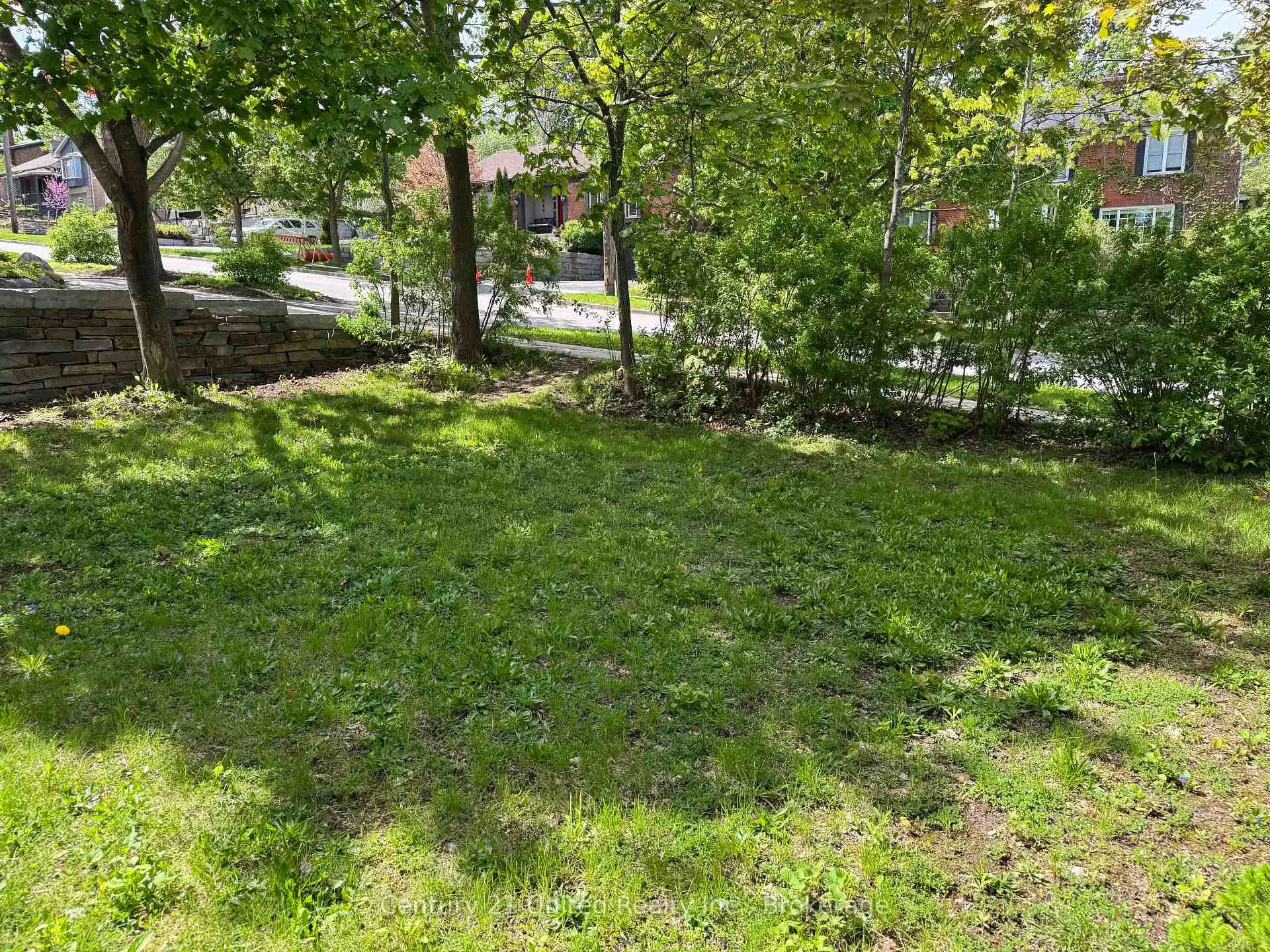 Photo 36 of 375 Albertus Avenue, Peterborough, Town Ward 3 — HOMEH