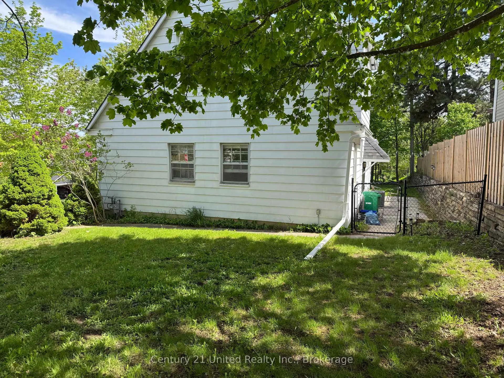 Photo 37 of 375 Albertus Avenue, Peterborough, Town Ward 3 — HOMEH
