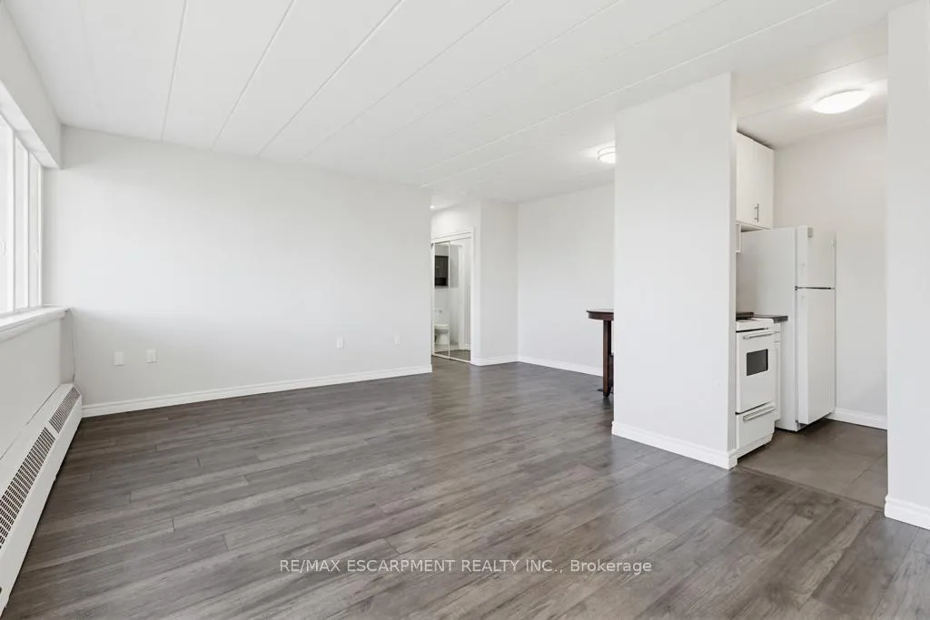 Photo 10 of Unit 404, 107 St. Joseph's Drive, Hamilton, Corktown — HOMEH