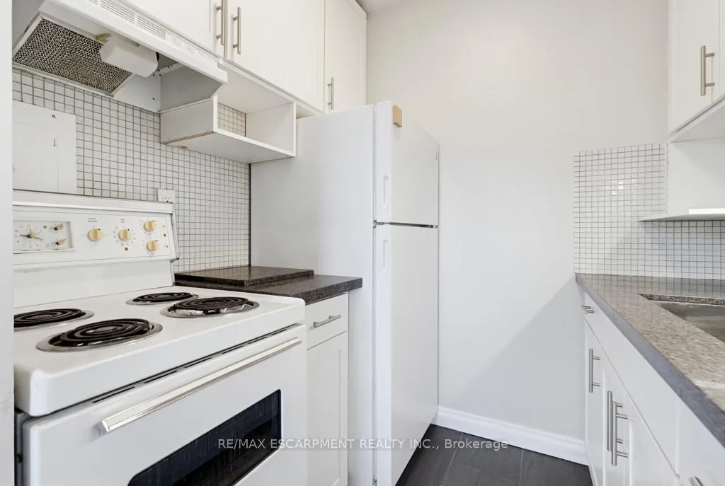 Photo 14 of Unit 404, 107 St. Joseph's Drive, Hamilton, Corktown — HOMEH