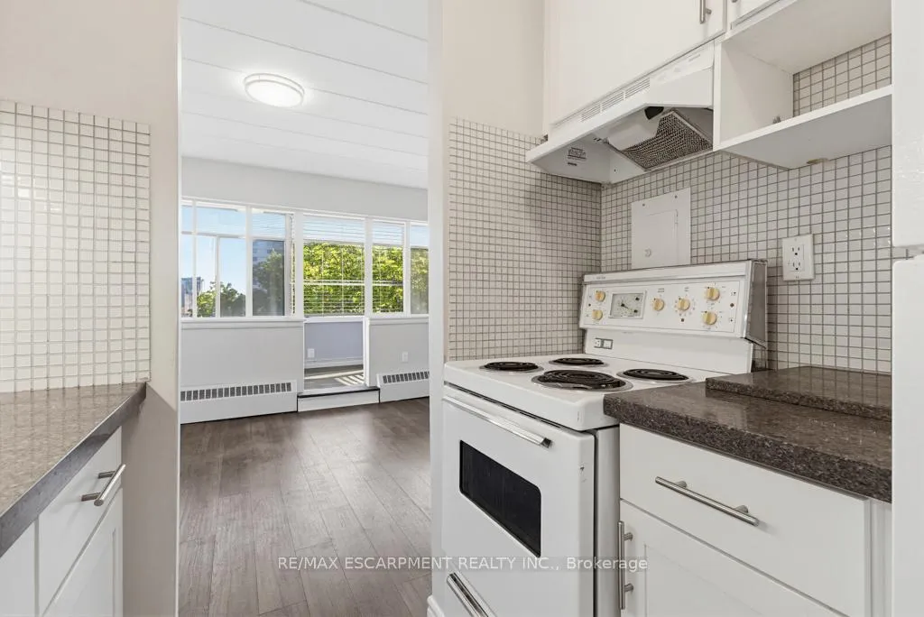 Photo 16 of Unit 404, 107 St. Joseph's Drive, Hamilton, Corktown — HOMEH