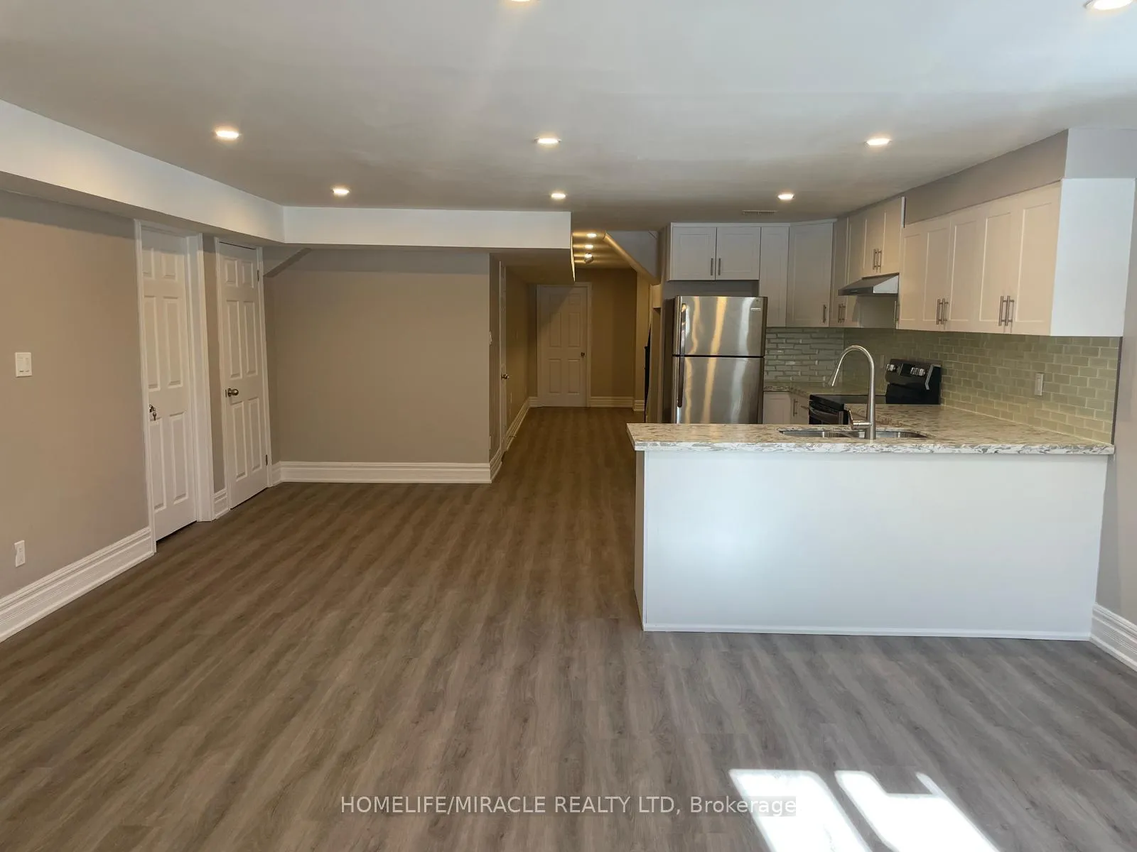Photo 1 of 22 Boone Crescent, Vaughan, Kleinburg — HOMEH