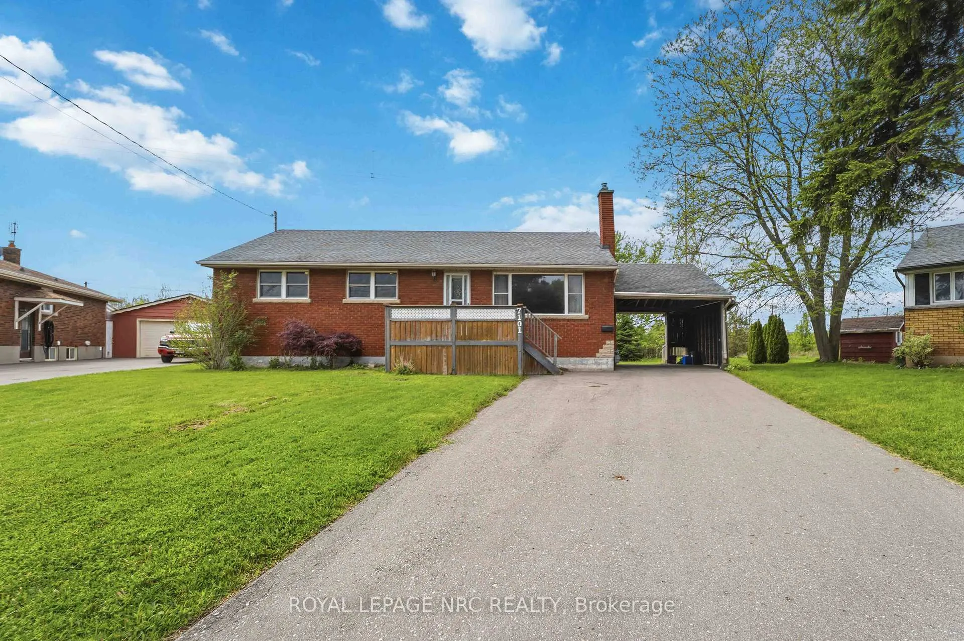 Photo 3 of 7101 Roger Crescent, Niagara Falls, Arad/Fallsview — HOMEH