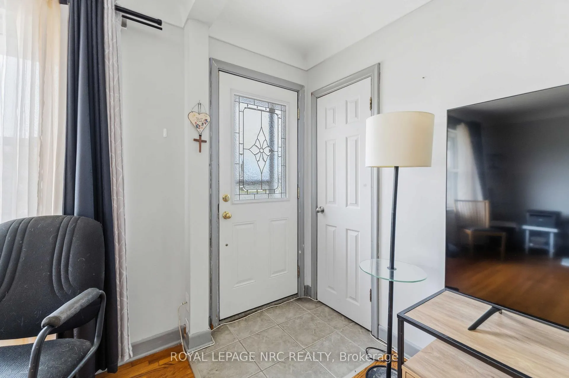 Photo 7 of 7101 Roger Crescent, Niagara Falls, Arad/Fallsview — HOMEH