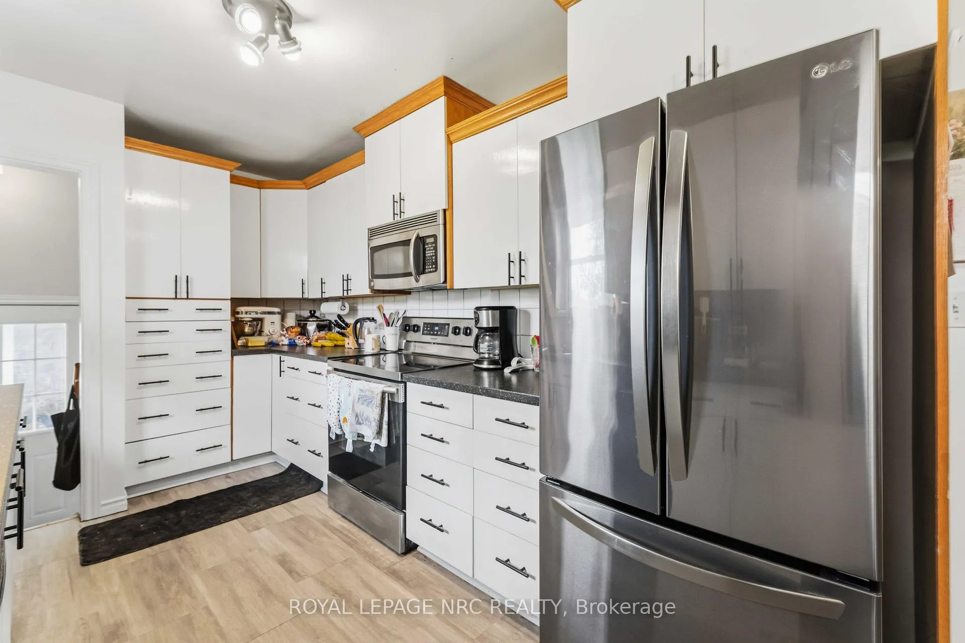 Photo 14 of 7101 Roger Crescent, Niagara Falls, Arad/Fallsview — HOMEH