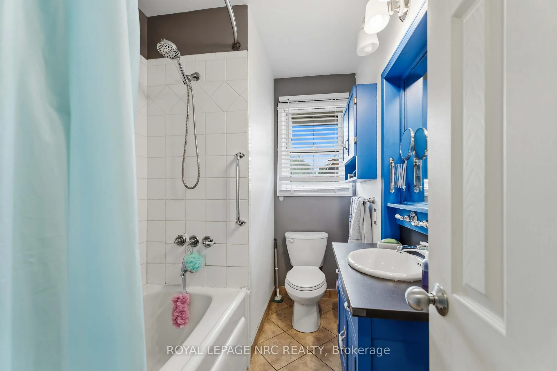 Photo 24 of 7101 Roger Crescent, Niagara Falls, Arad/Fallsview — HOMEH