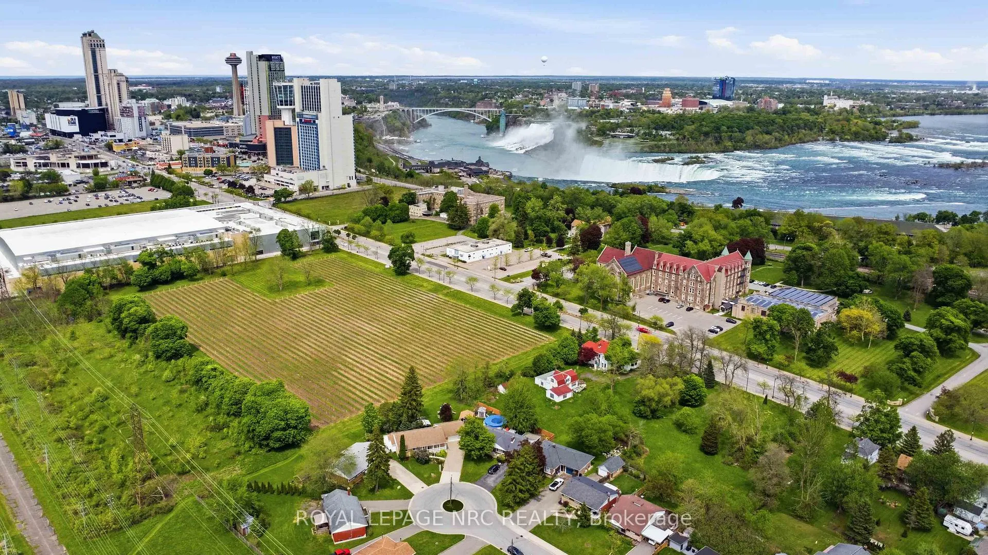 Photo 47 of 7101 Roger Crescent, Niagara Falls, Arad/Fallsview — HOMEH