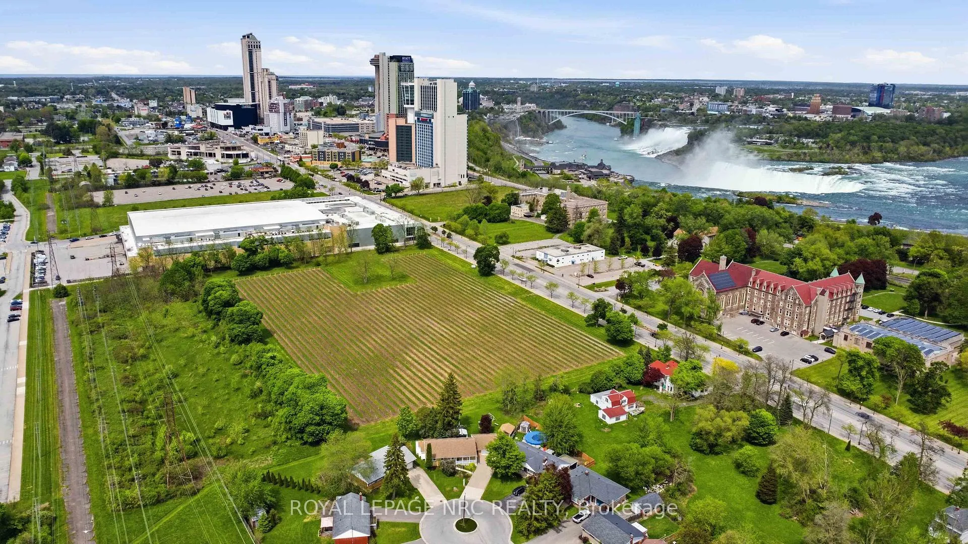 Photo 48 of 7101 Roger Crescent, Niagara Falls, Arad/Fallsview — HOMEH