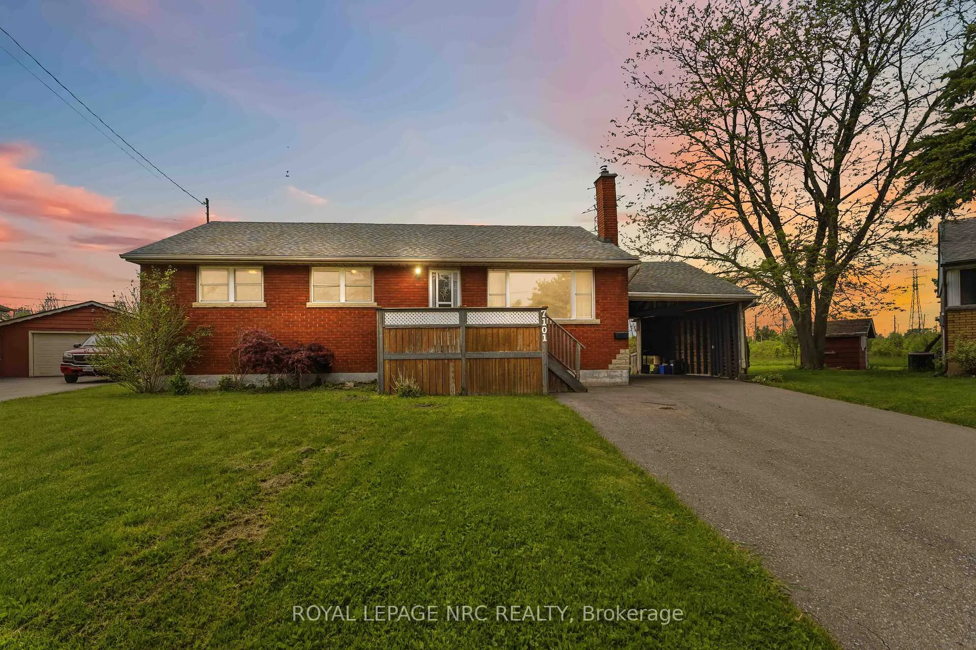 Photo 5 of 7101 Roger Crescent, Niagara Falls, Arad/Fallsview — HOMEH