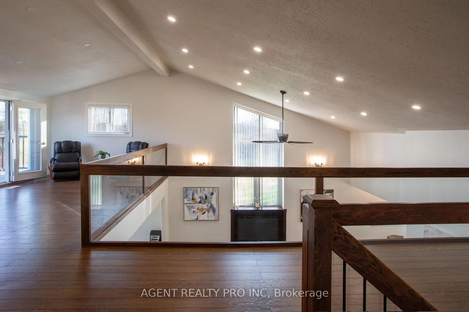 Photo 4 of 6571 Carroll Drive, Southwest Middlesex, Rural Southwest Middlesex — HOMEH