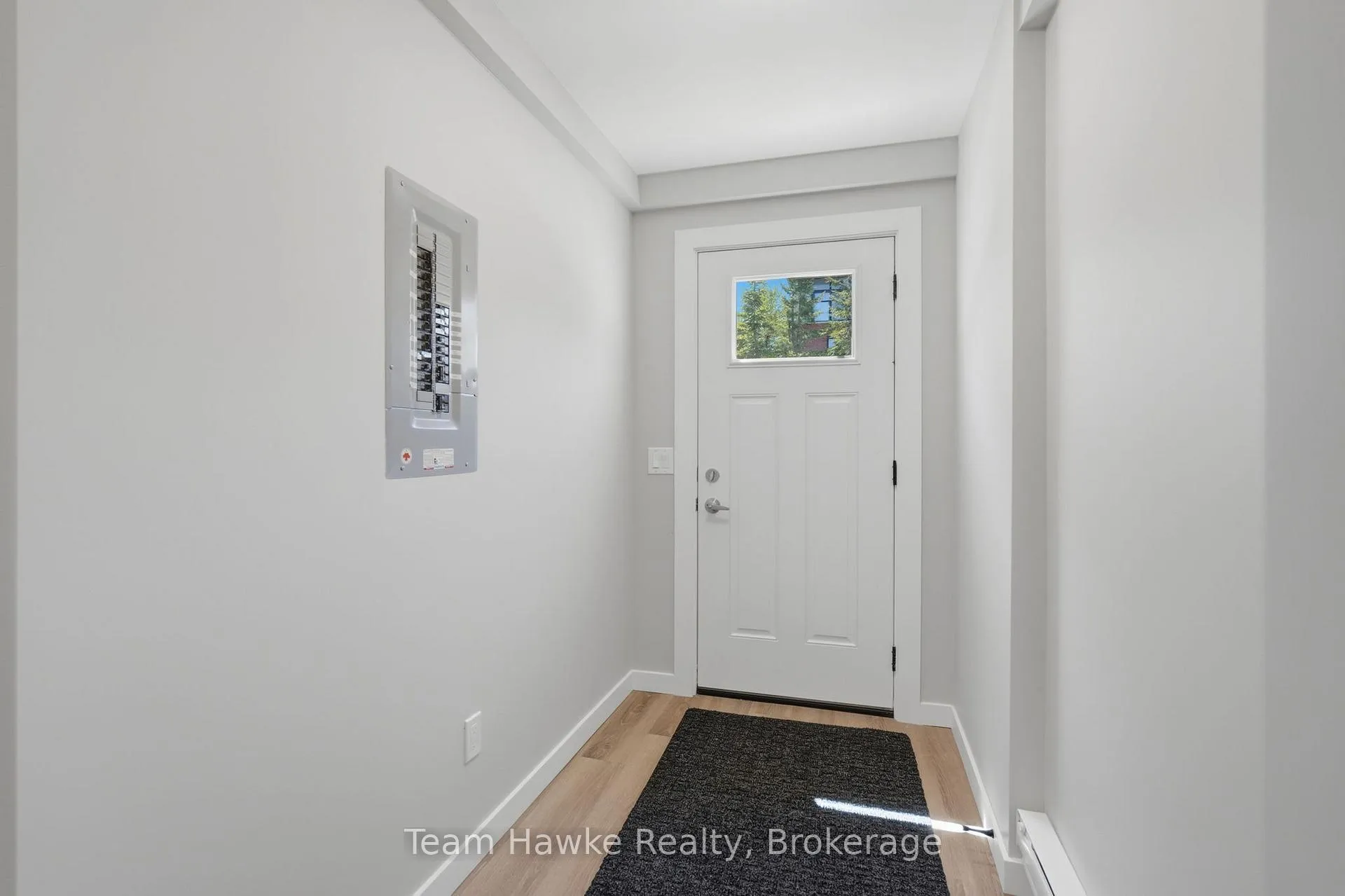 Photo 5 of 64 Matchedash Street S, Orillia — HOMEH