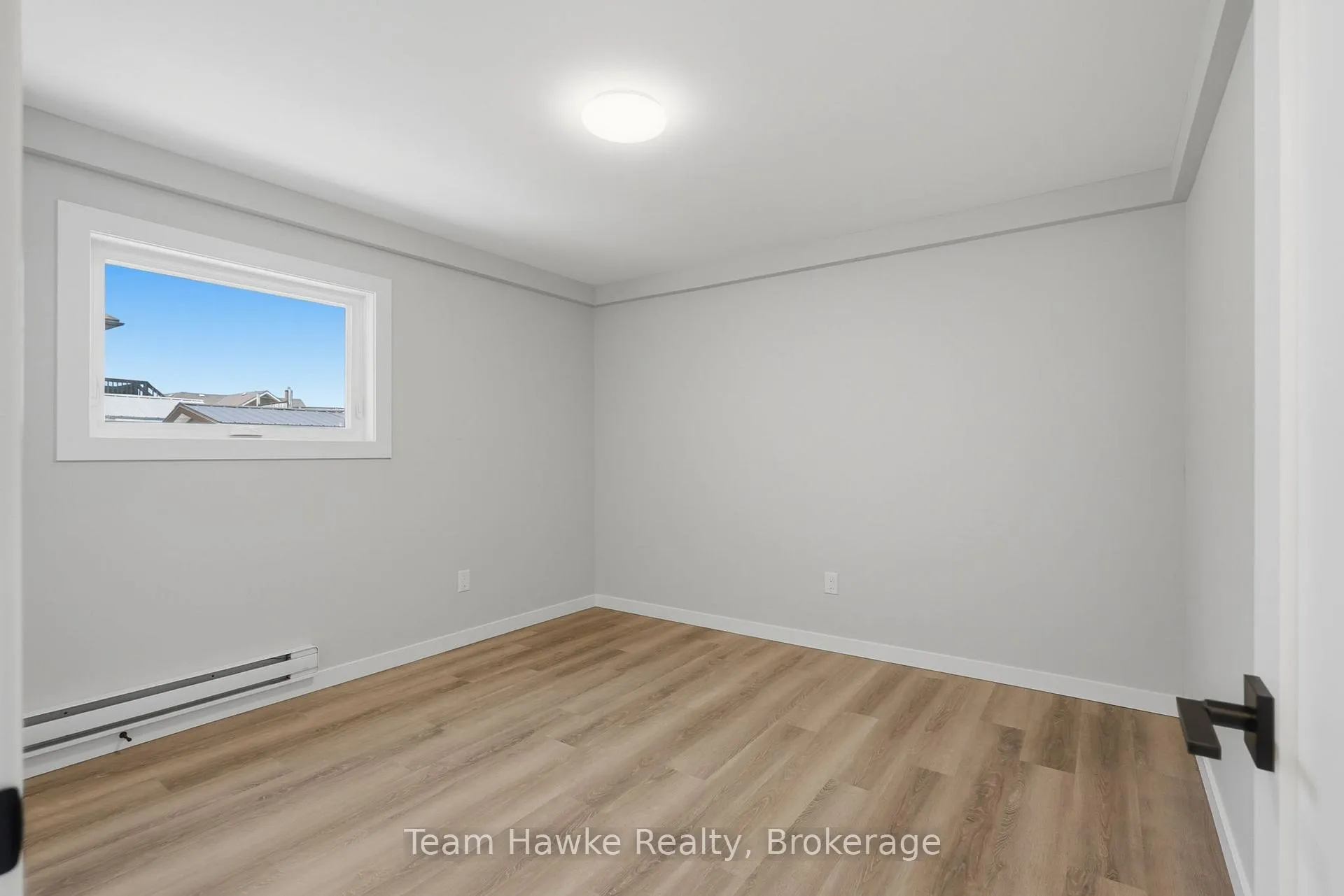 Photo 12 of 64 Matchedash Street S, Orillia — HOMEH