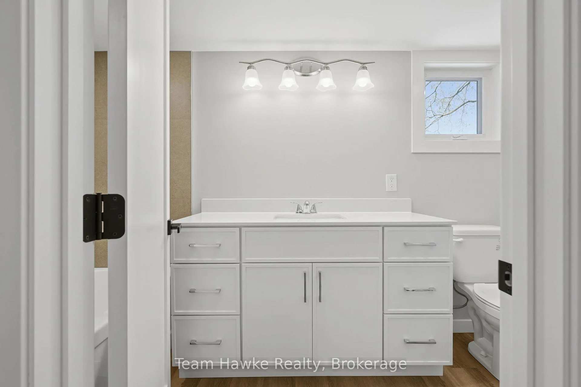 Photo 18 of 64 Matchedash Street S, Orillia — HOMEH