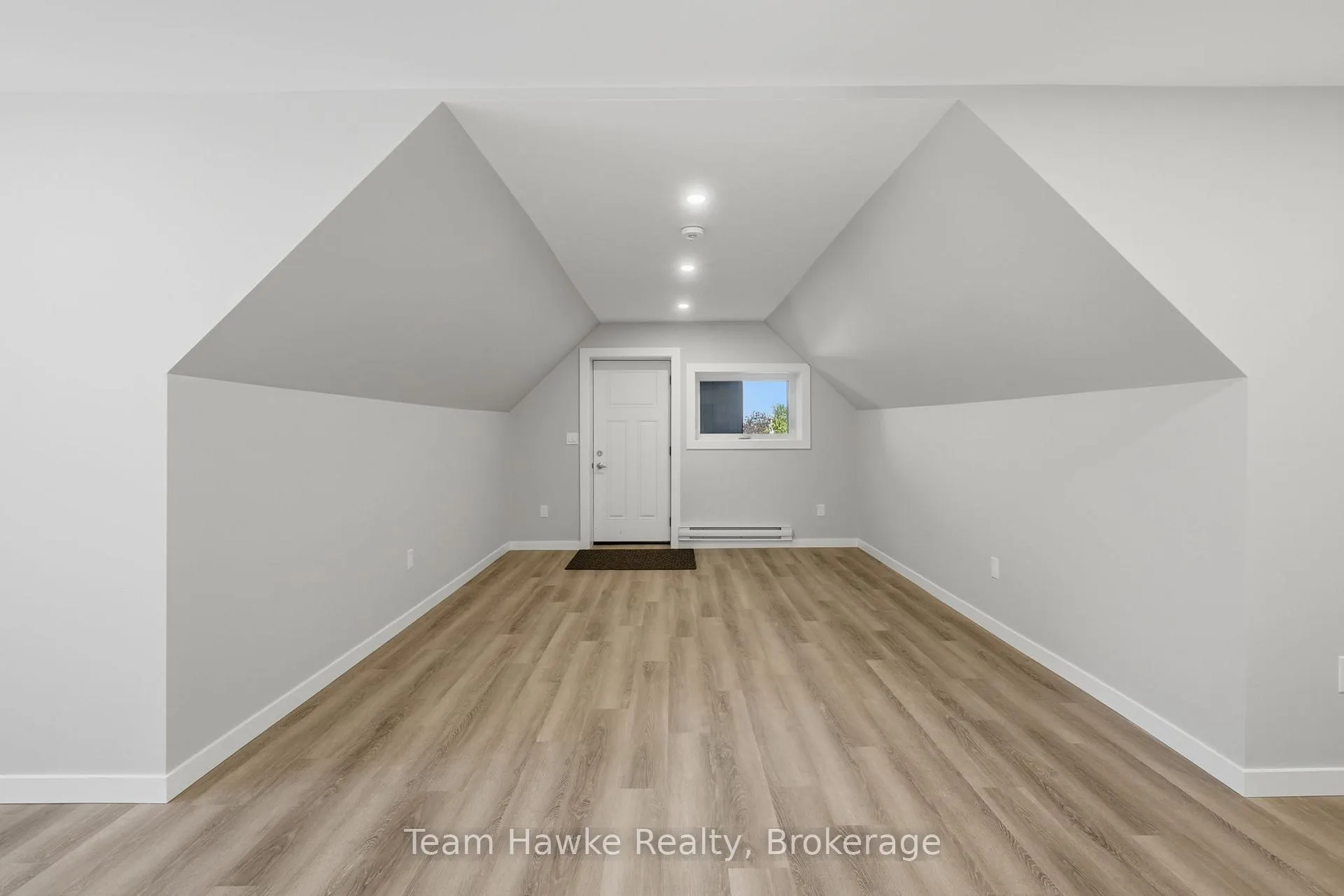 Photo 28 of 64 Matchedash Street S, Orillia — HOMEH