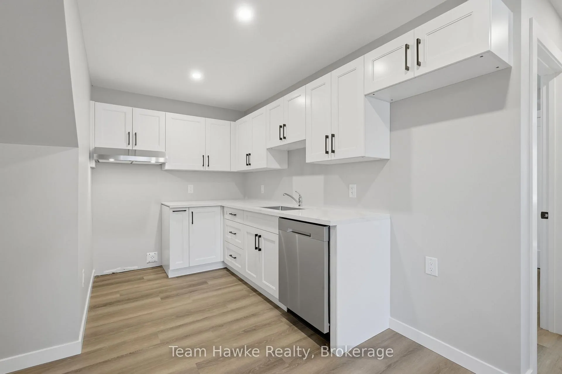 Photo 30 of 64 Matchedash Street S, Orillia — HOMEH